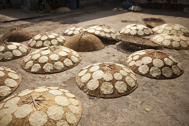 dharavi_papadum_ishan_khosla.jpg__640x427_q85_crop_subsampling-2_upscale